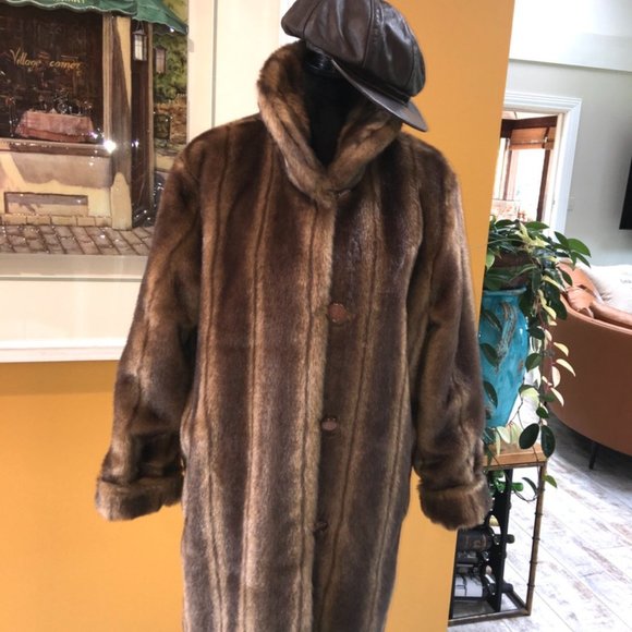 Gorgeous Cally Do REVERSIBLE Coat - Picture 3 of 13